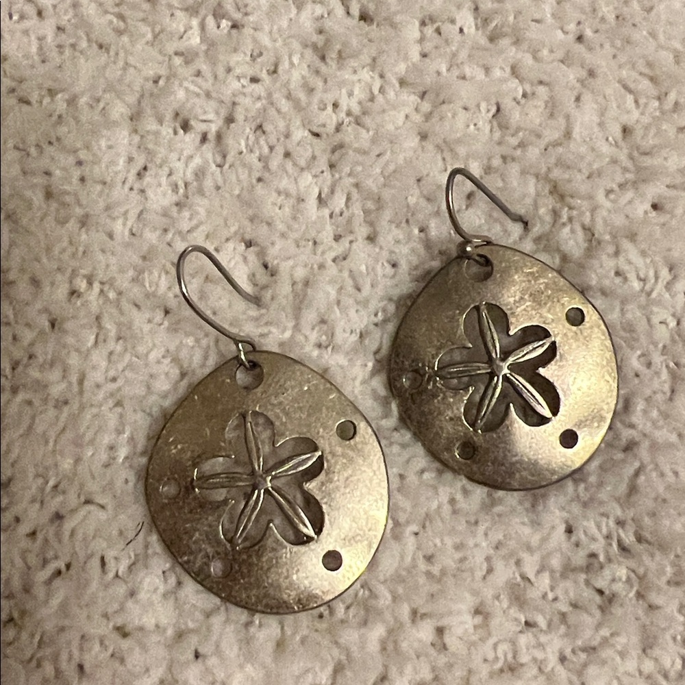 Earrings - Picture 1 of 2